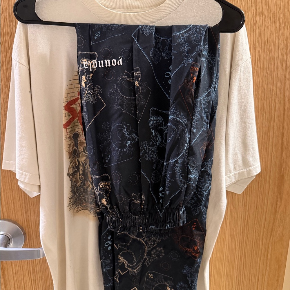 YoungLA Men’s Black Joggers, Skull Print, Size Small